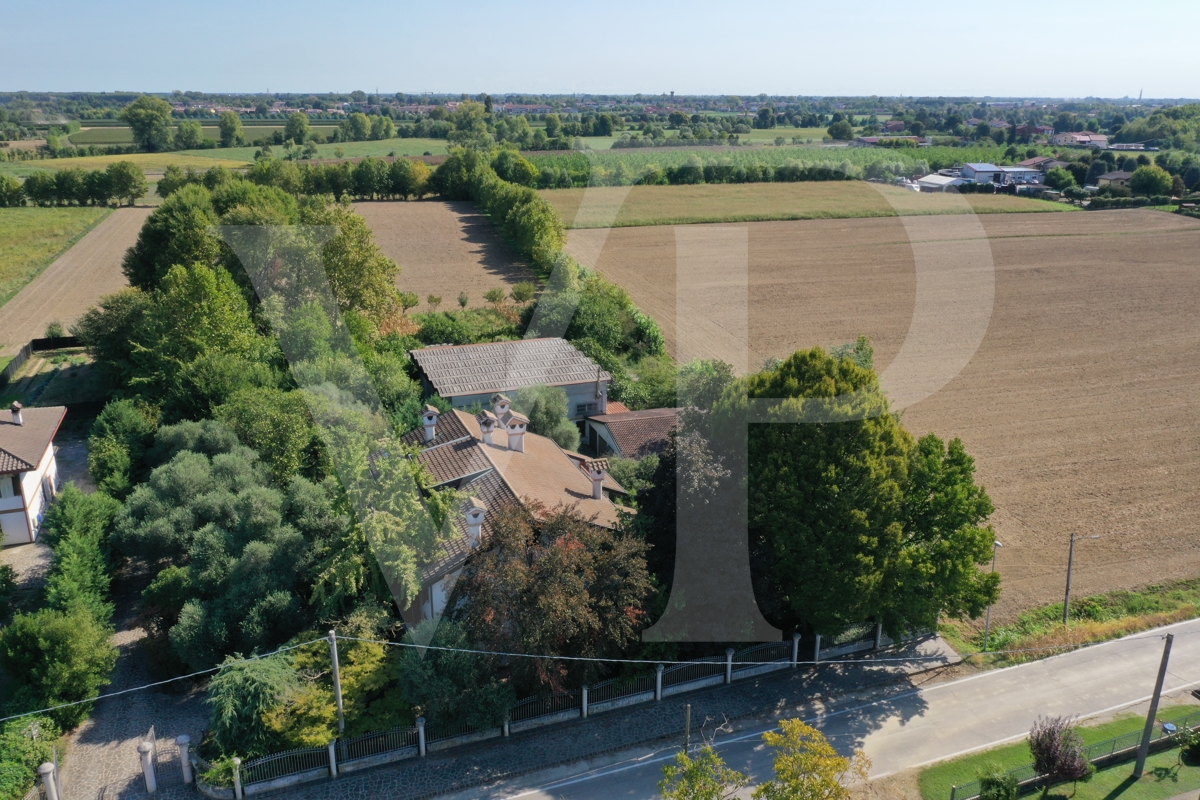 Bedeutende Villa mit gut erhaltenem Park