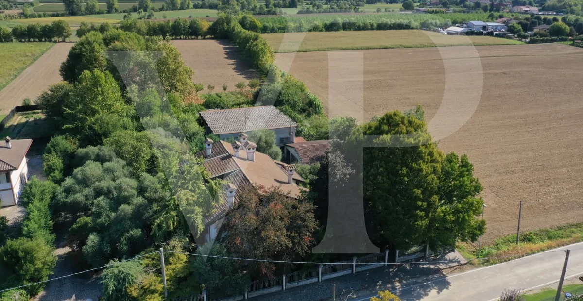 Importante villa con parque bien conservado