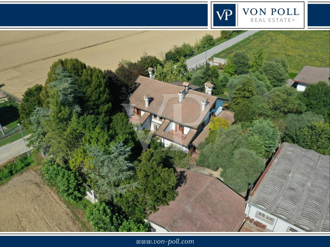 Villa importante avec parc bien conservé