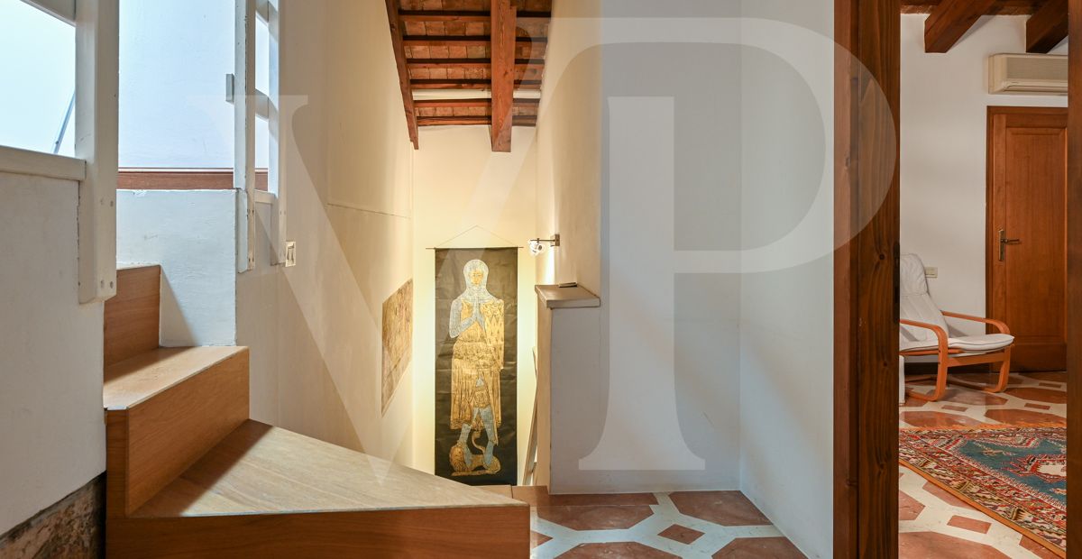 Charmante und exklusive Wohnung im Hauptgeschoss der Loggia Valmarana