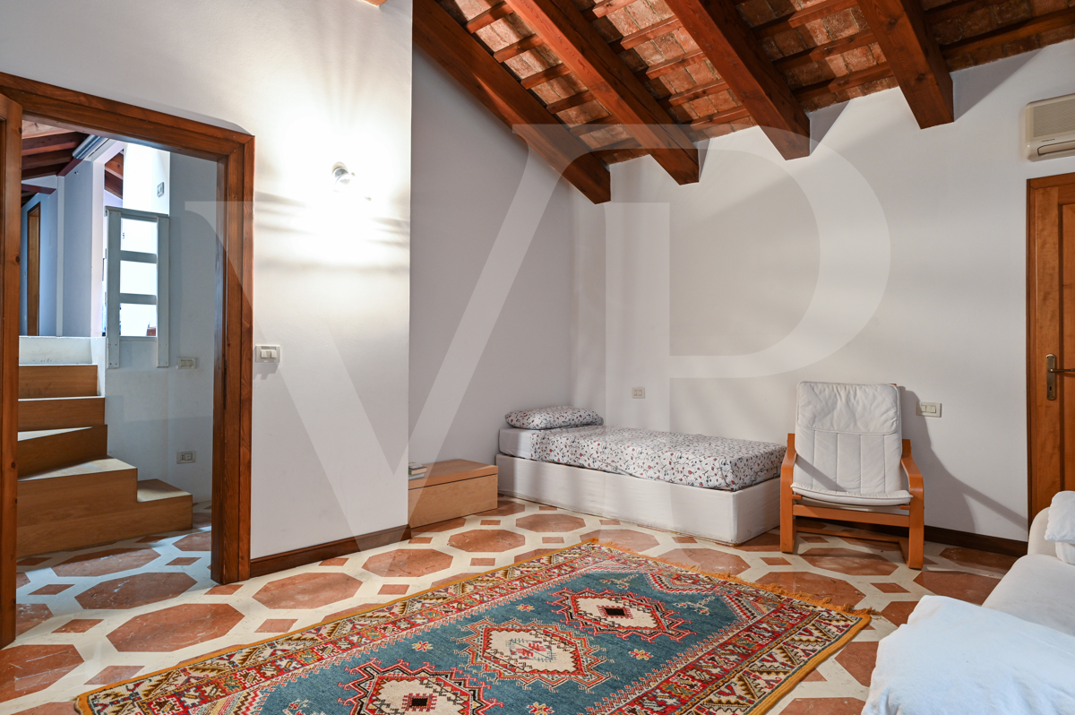 Charming and exclusive home on the main floor of the Loggia Valmarana