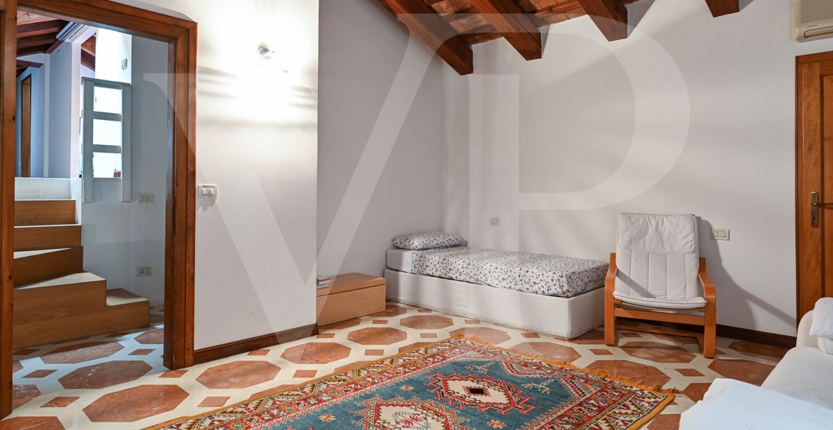Charmante und exklusive Wohnung im Hauptgeschoss der Loggia Valmarana
