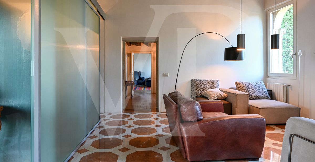 Charmante und exklusive Wohnung im Hauptgeschoss der Loggia Valmarana