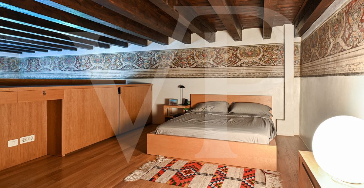 Charmante und exklusive Wohnung im Hauptgeschoss der Loggia Valmarana