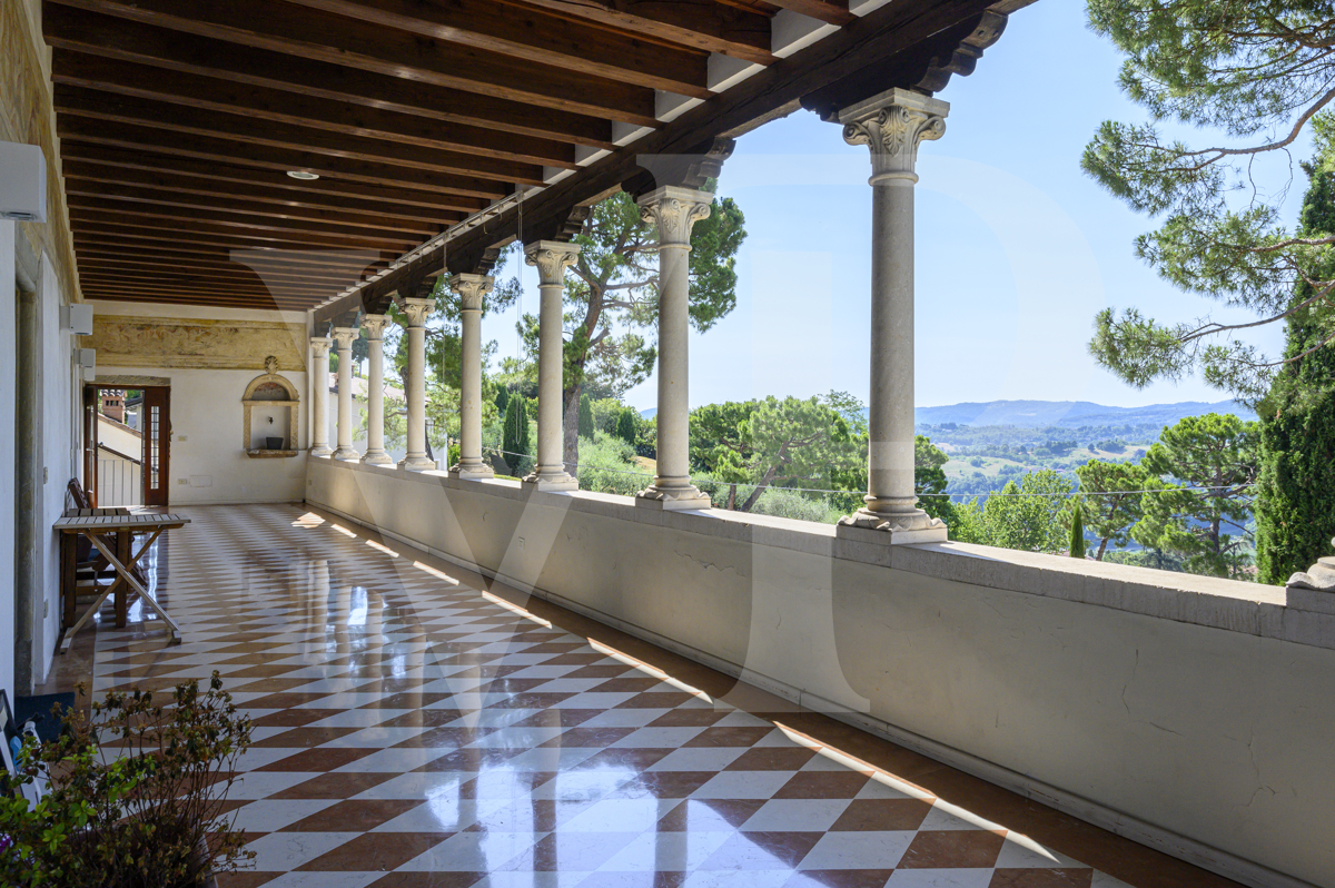 Charmante und exklusive Wohnung im Hauptgeschoss der Loggia Valmarana