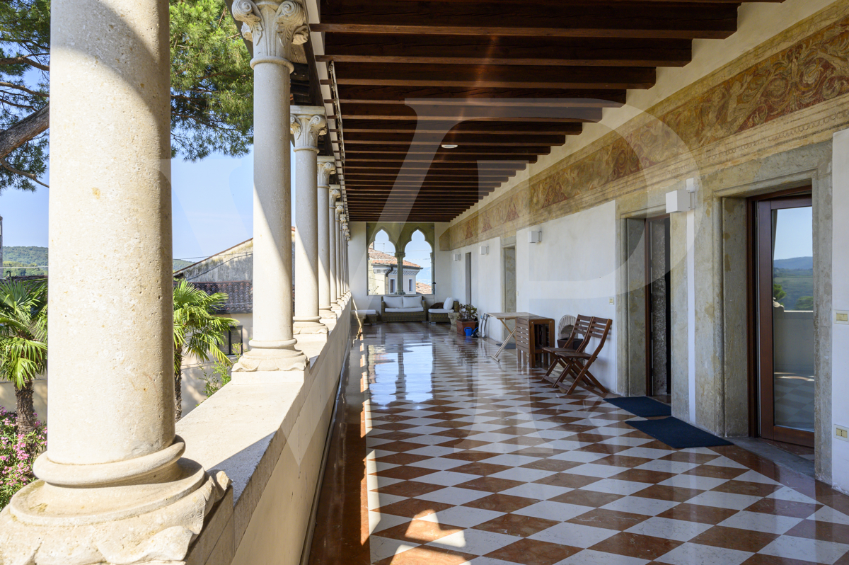 Charming and exclusive home on the main floor of the Loggia Valmarana