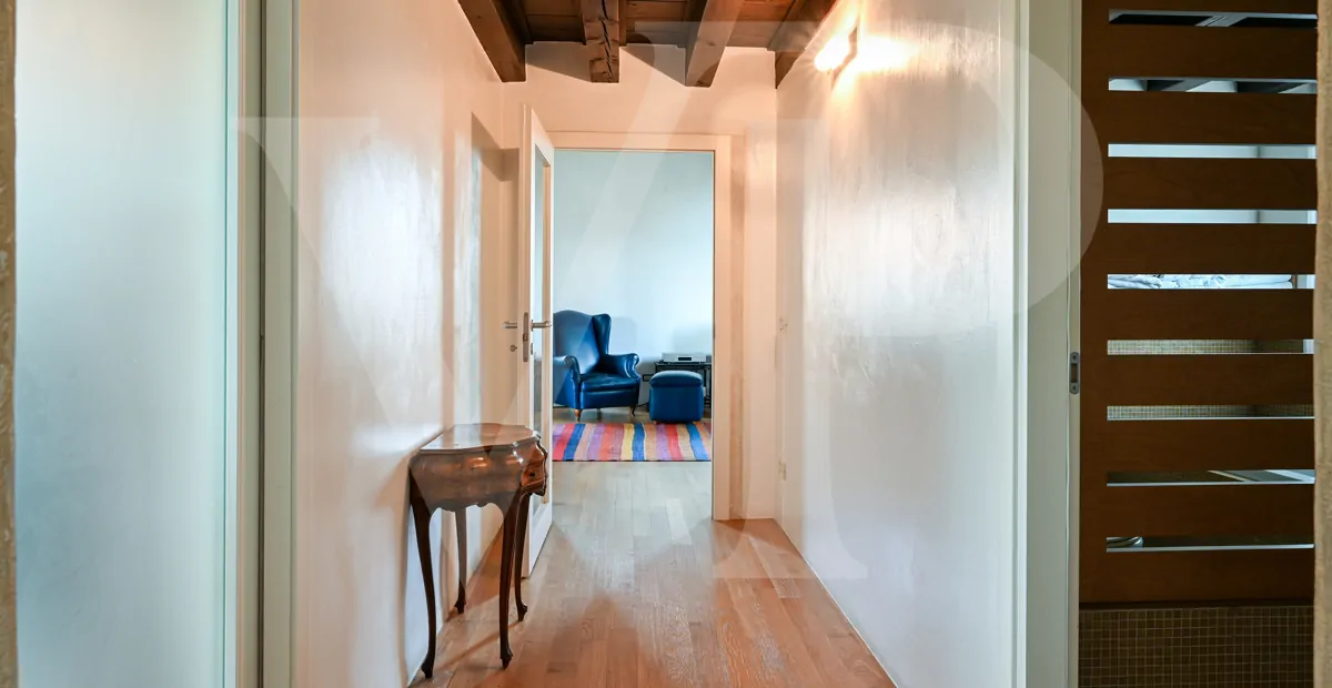 Charmante und exklusive Wohnung im Hauptgeschoss der Loggia Valmarana