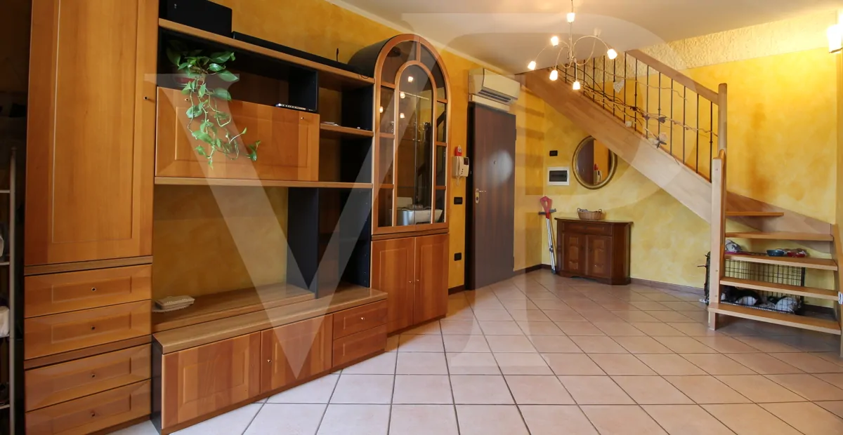 Zweistöckige Wohnung in schönem Wohnumfeld