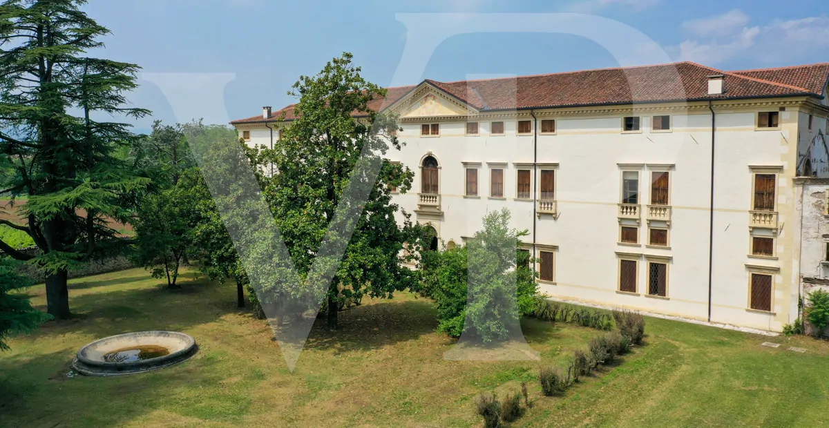 Beeindruckende Villa aus dem 17.