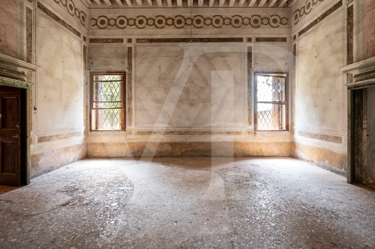 Impressive historic villa from the 1600s