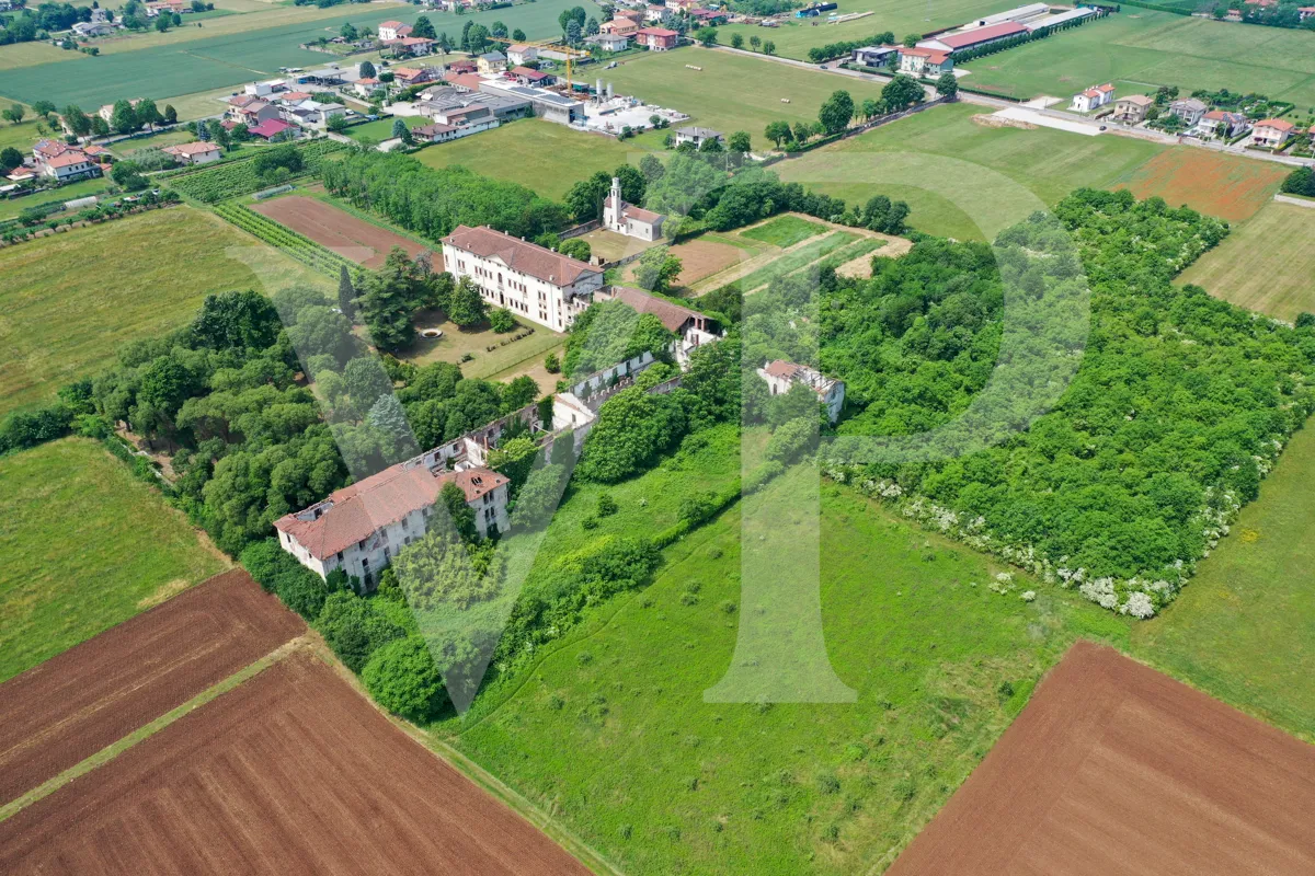 Impressive historic villa from the 1600s