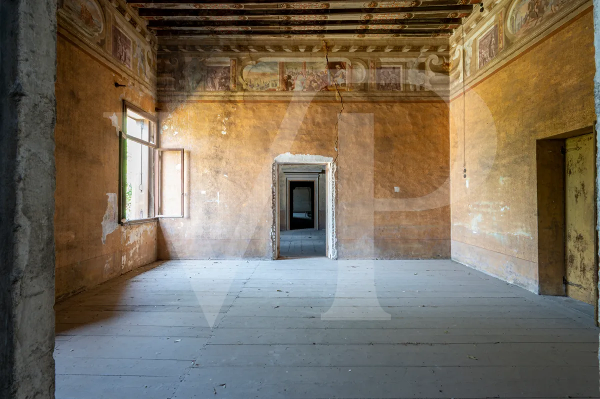 Impressive historic villa from the 1600s