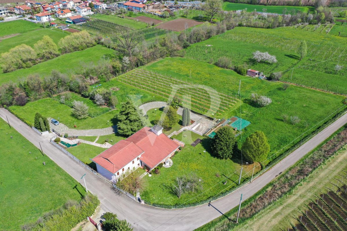 Großzügige Villa in den Hügeln von Breganze