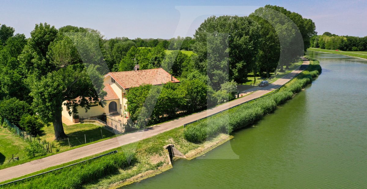 Wonderful Italian country-house perfectly renovated
