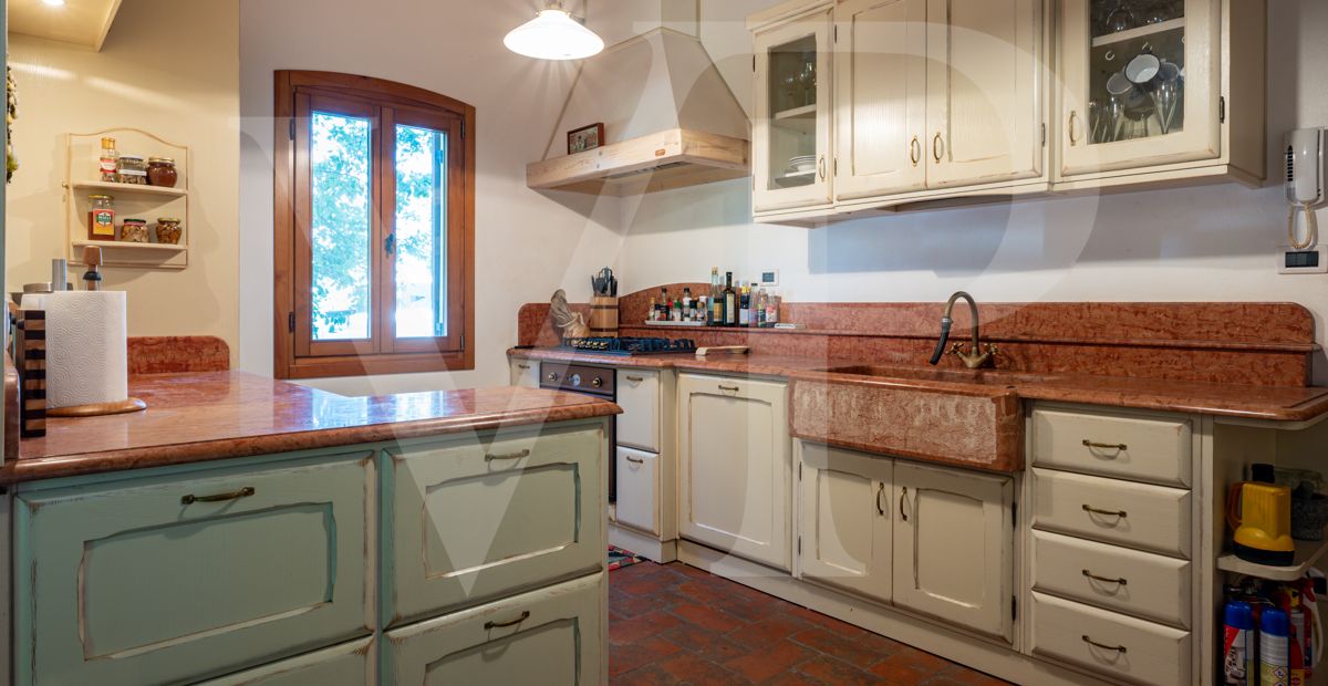 Wonderful Italian country-house perfectly renovated