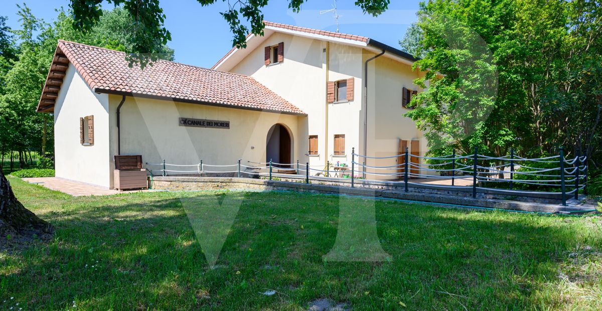 Wonderful Italian country-house perfectly renovated