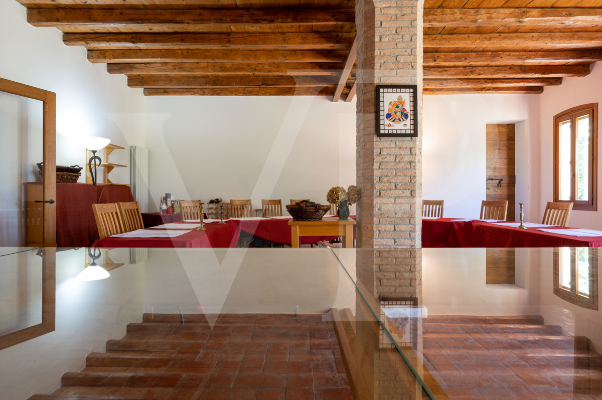 Wonderful Italian country-house perfectly renovated