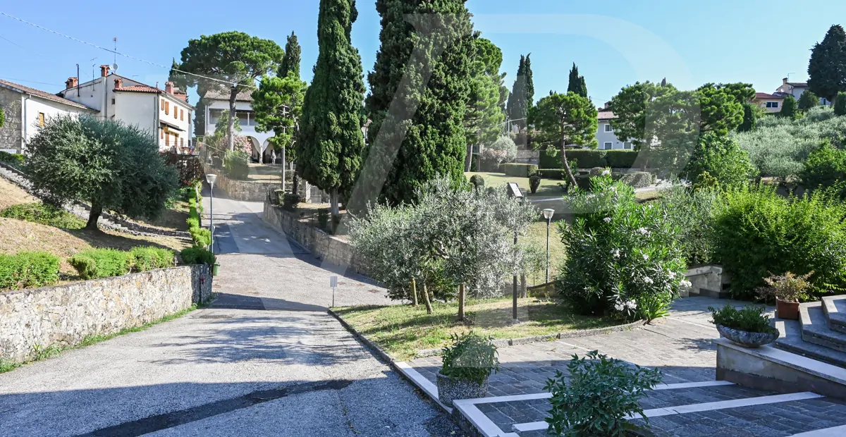 Charming and exclusive home on the main floor of the Loggia Valmarana