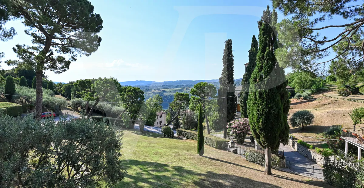 Charming and exclusive home on the main floor of the Loggia Valmarana