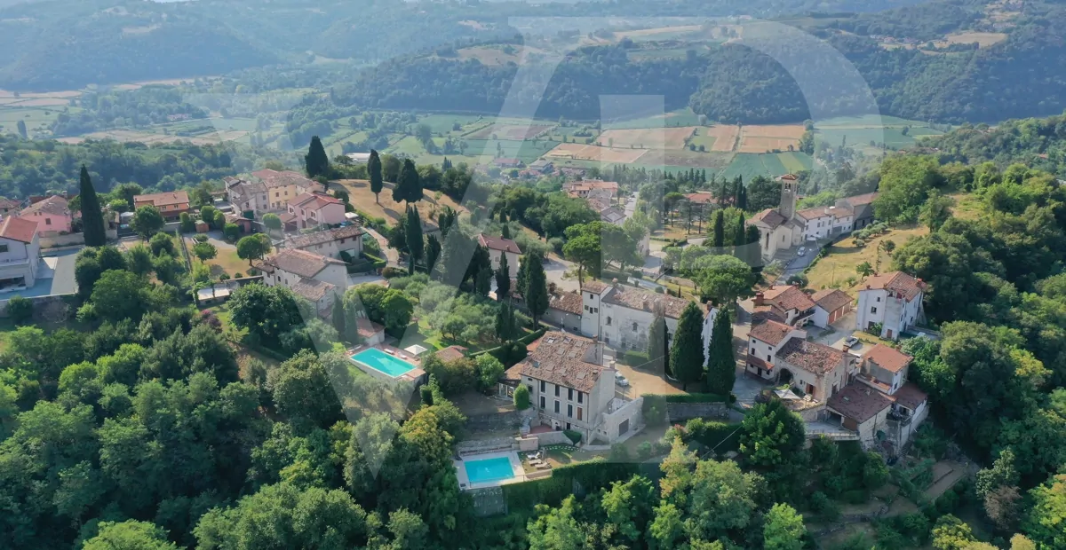 Charming and exclusive home on the main floor of the Loggia Valmarana