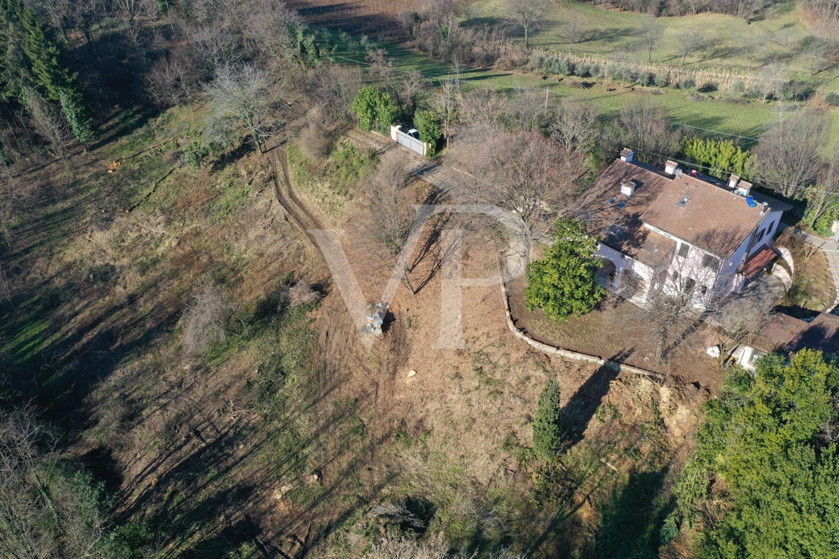 Elegante Villa in posizione panoramica