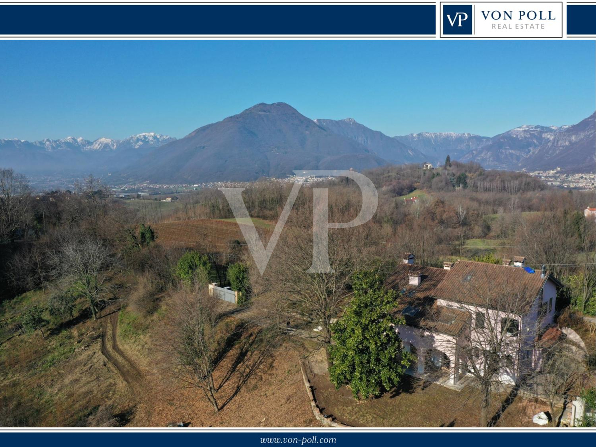 Elegante Villa in posizione panoramica