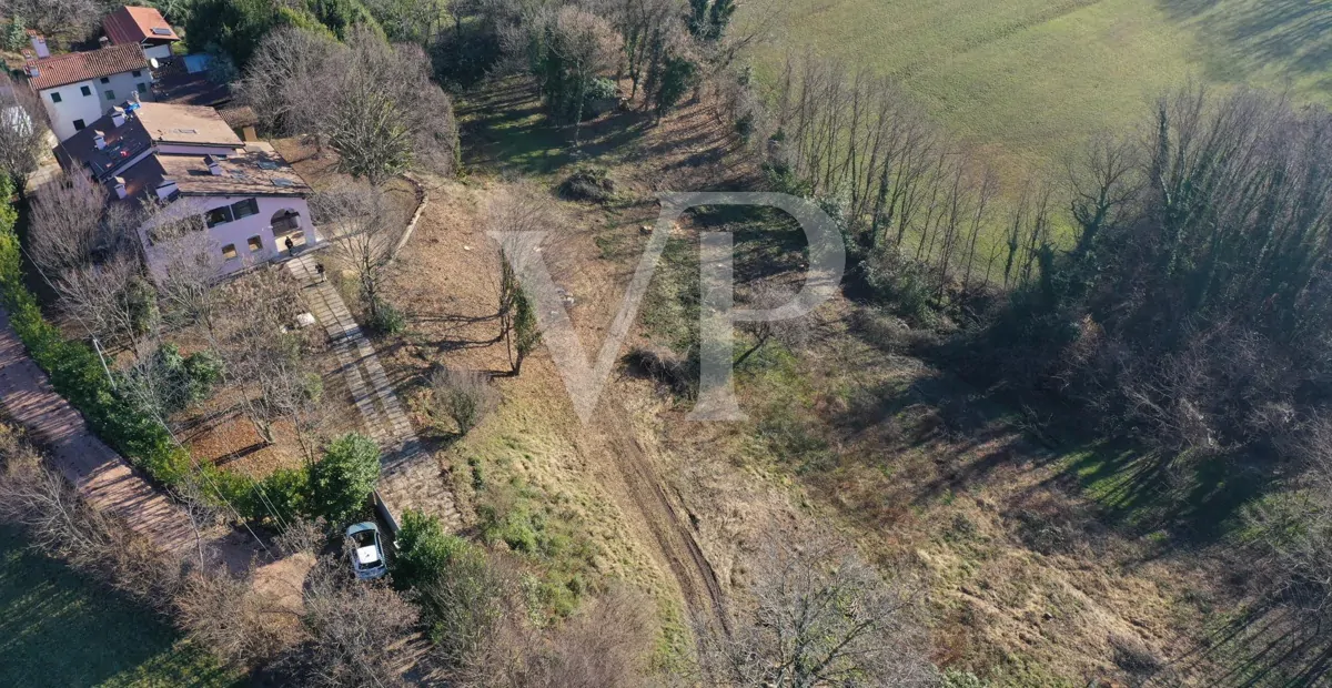 Elegante villa en una posición panorámica