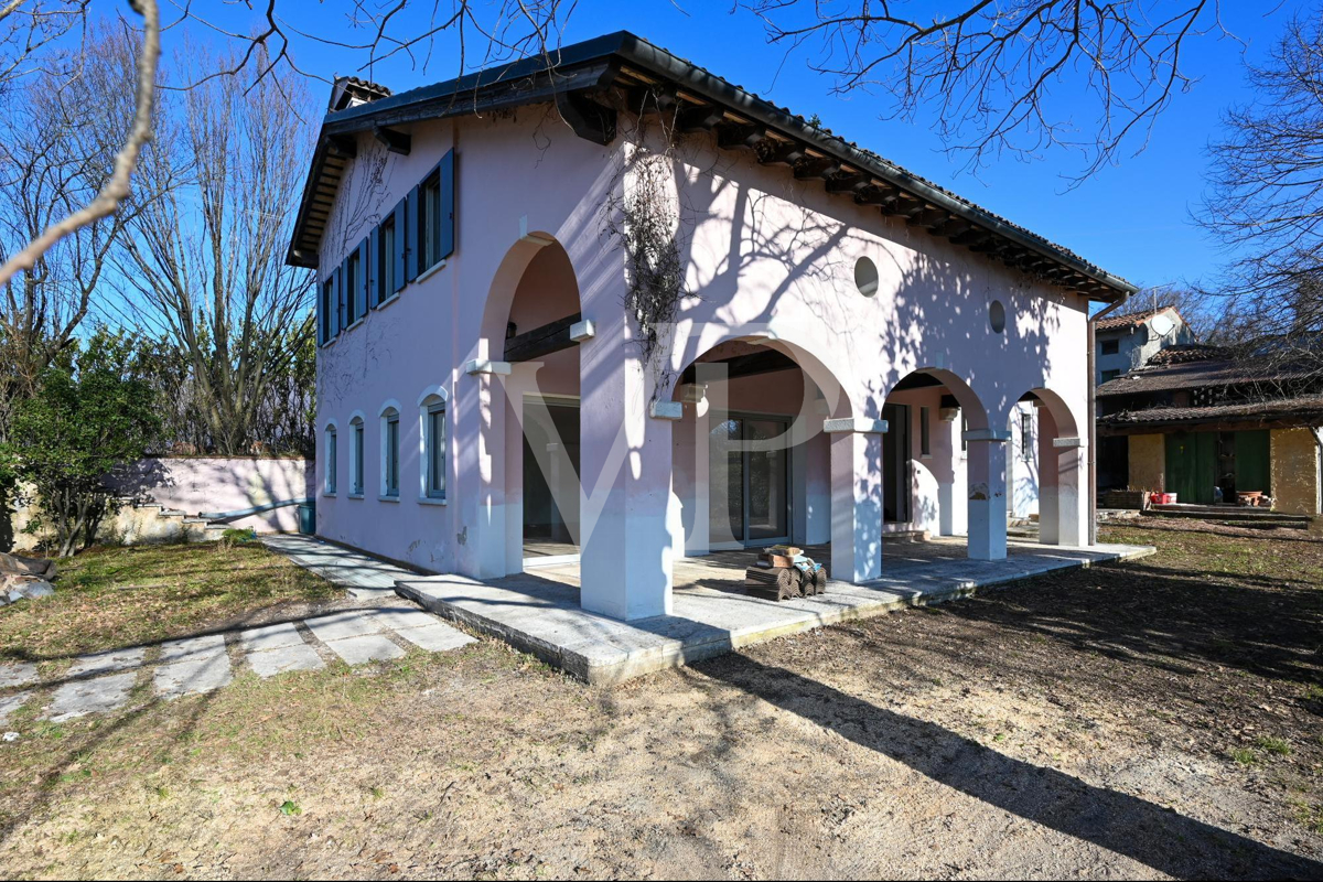 Elégante villa en position panoramique