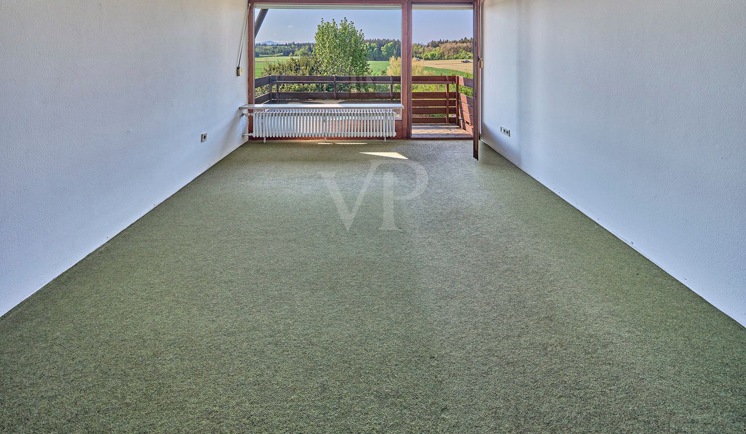 weiteres Schlafzimmer mit Südbalkon