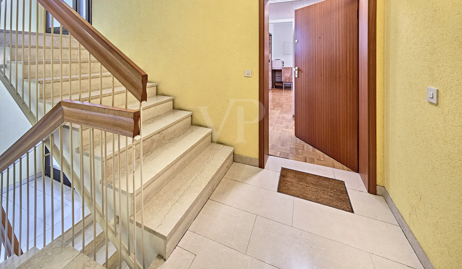 gepflegtes Treppenhaus