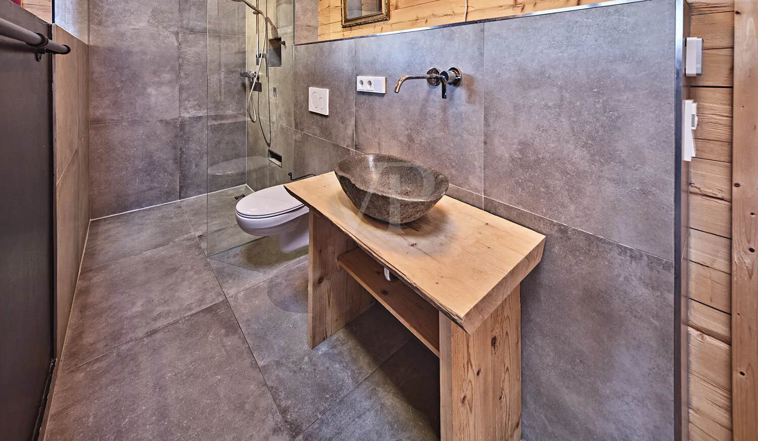 offenes Badezimmer zum "Hauptschlafzimmer" OG/DG