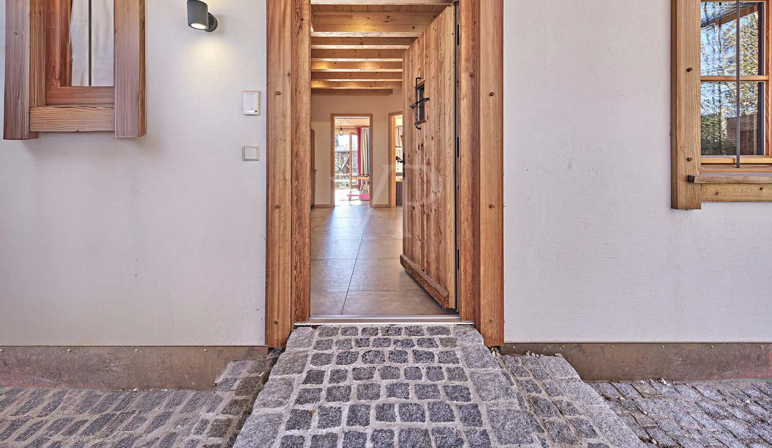 Hauseingangsbereich überdacht