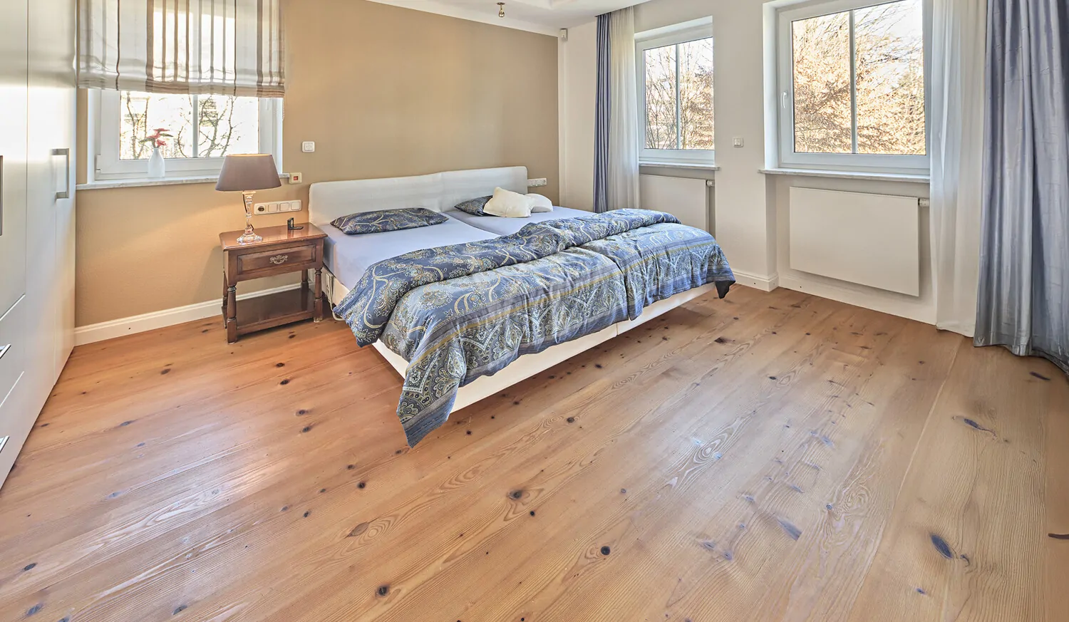 Geräumiges Schlafzimmer