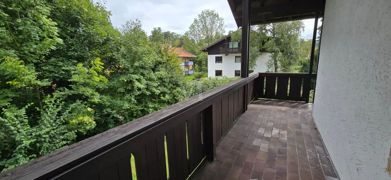 Balkonumlauf süd-Ost mit Blick Richtung Süd