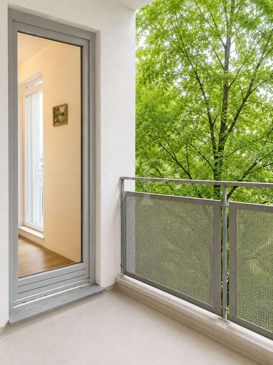 Blick von Loggia zu Zugang Schlafzimmer