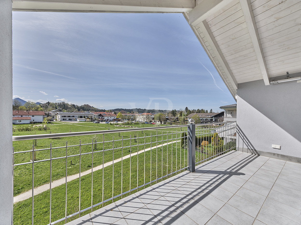 Ausblick - großer überdachter Westbalkon