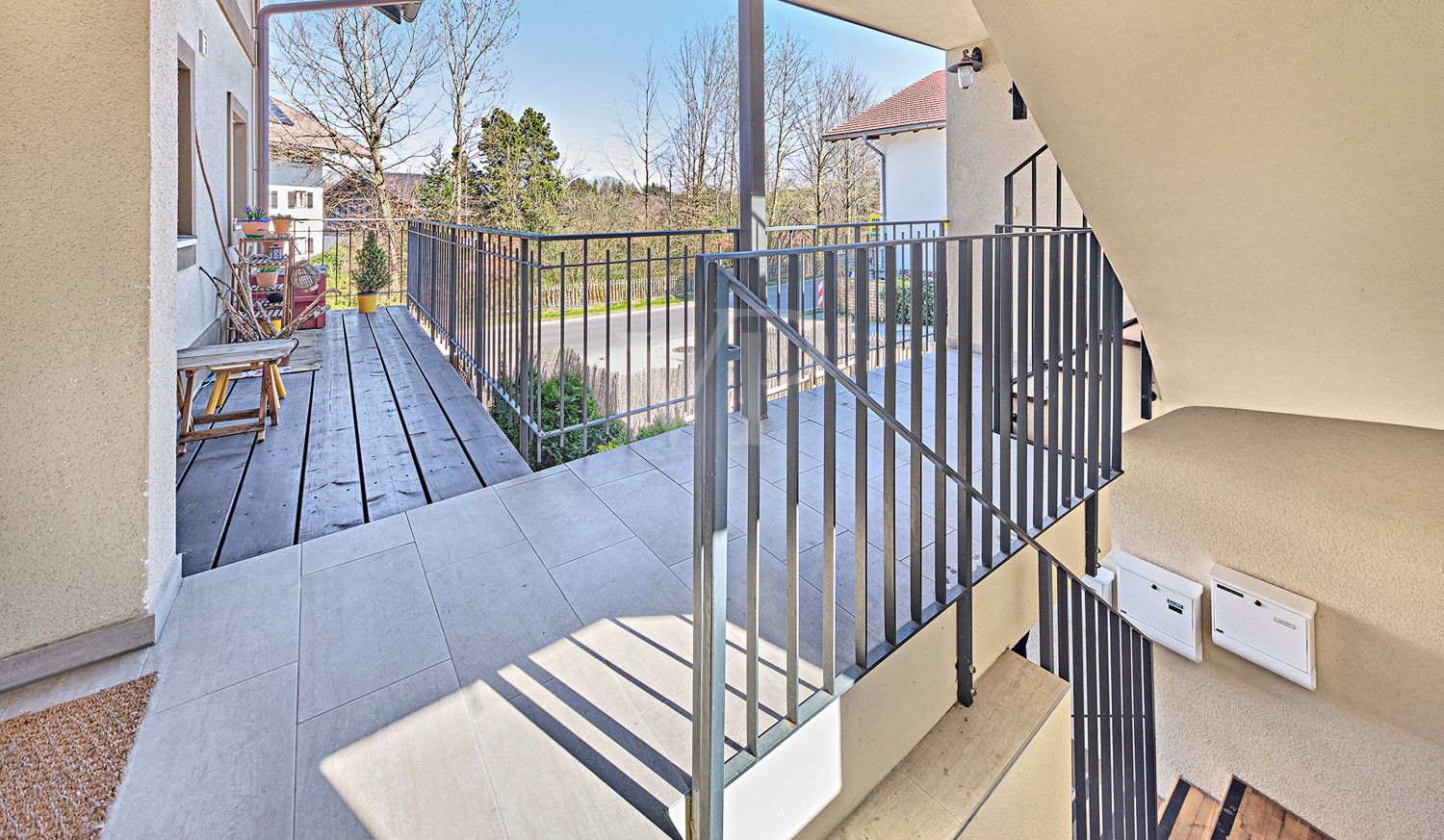 Terrasse 1. OG und mediterranem Treppenauf