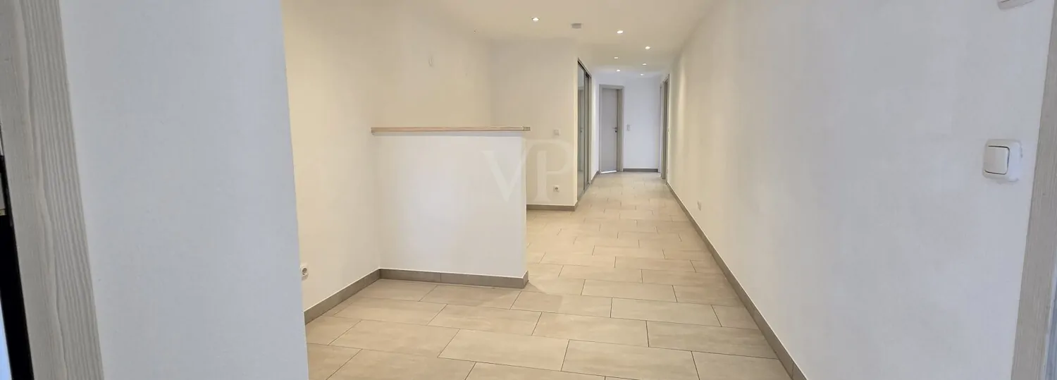 Flur mit Abstellbereichen