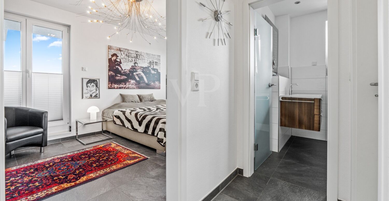 Diele mit Blick in Bad und Schlafzimmer
