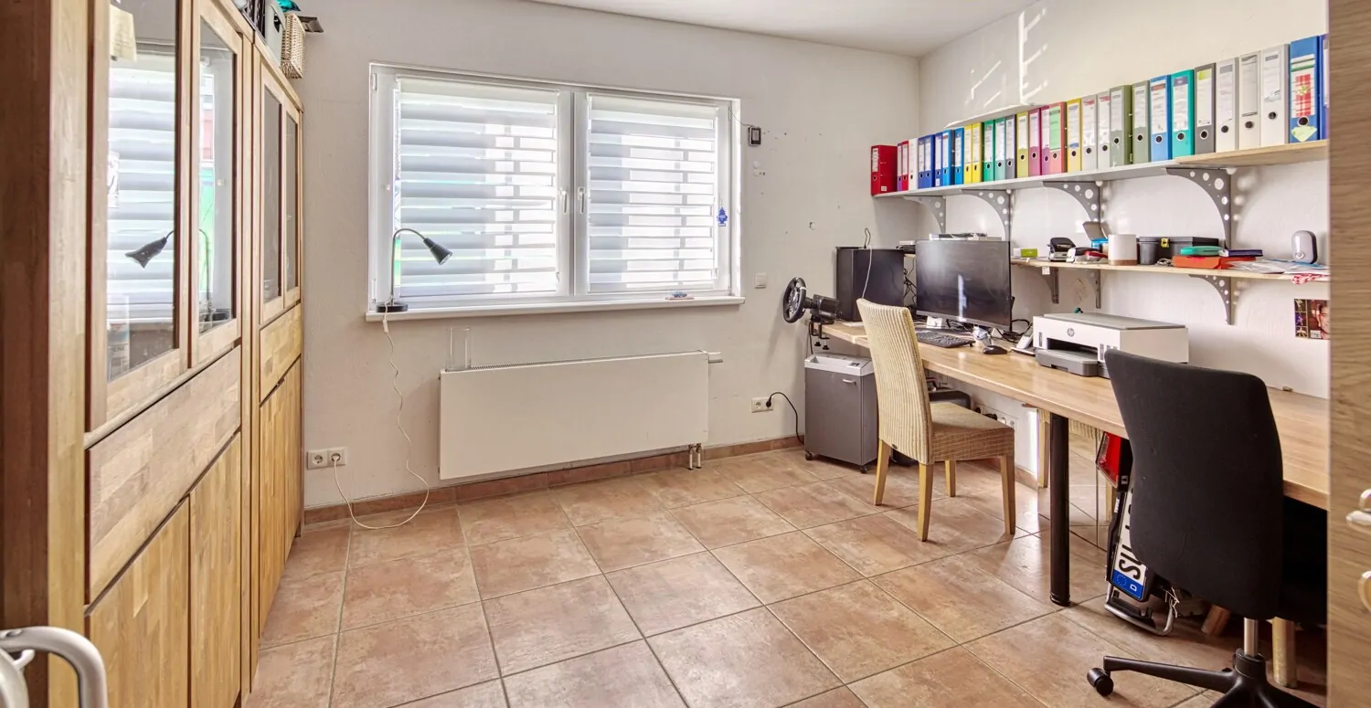 Büro im Erdgeschoss