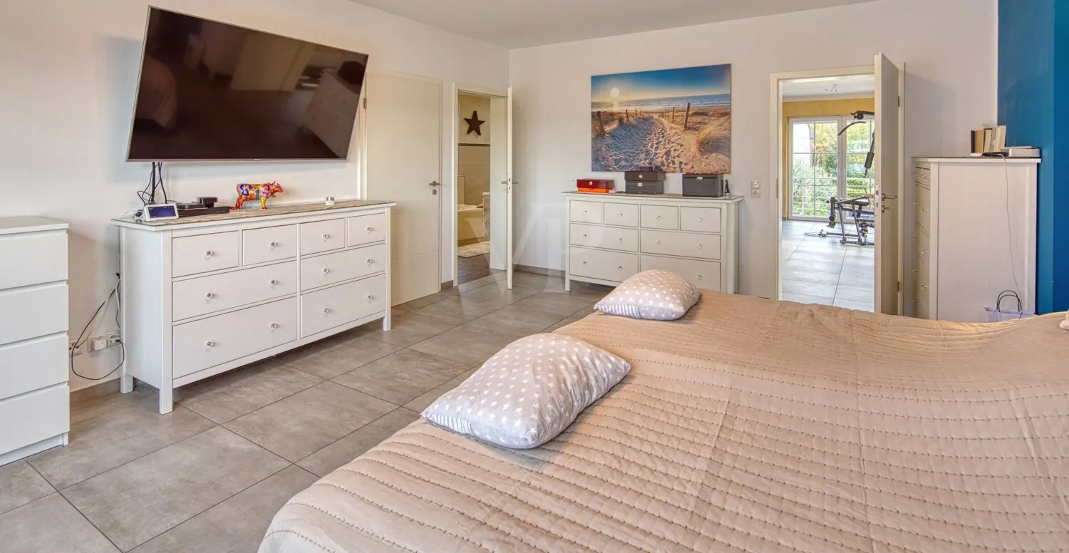 Master-Bedroom im Obergeschoss