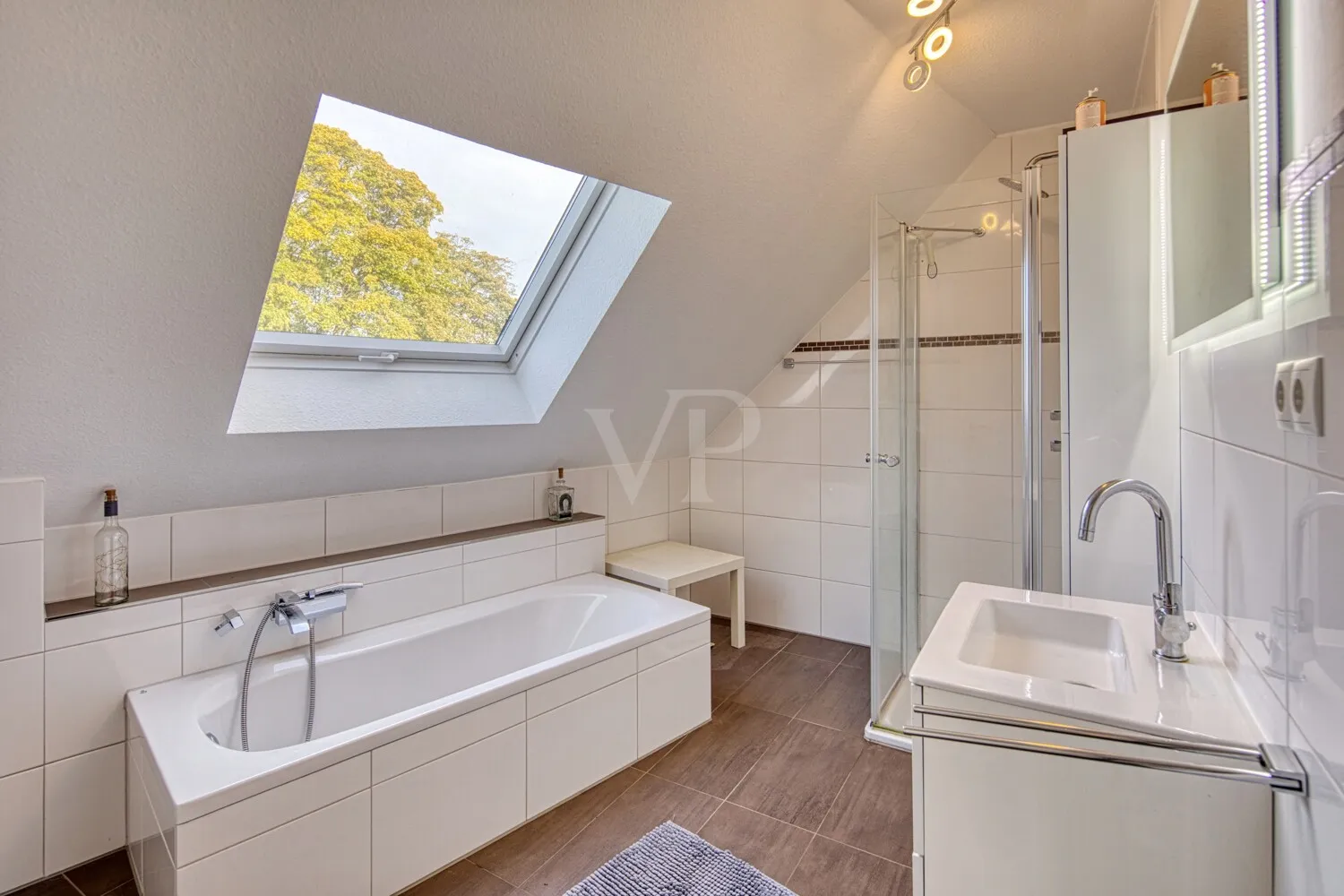 Badezimmer der Einliegerwohnung