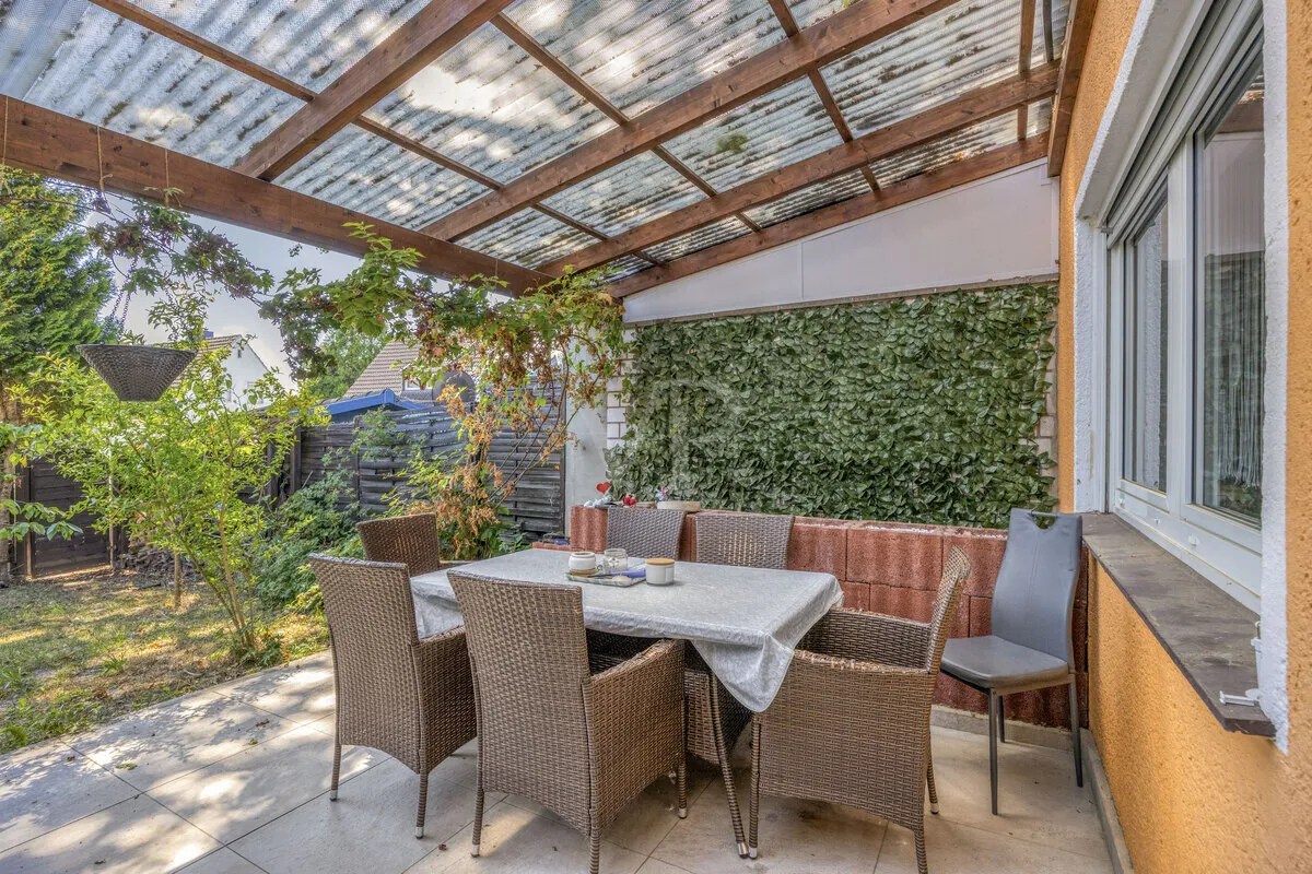 überdachte Terrasse
