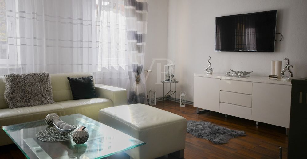 1. Wohnzimmer