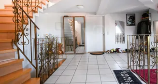 von_poll_real_estate_property_25369007_image_2