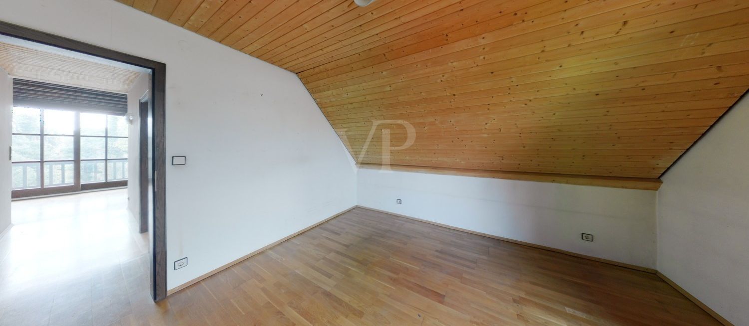 Schlafzimmer DG