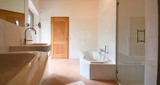 von_poll_real_estate_property_25369054_image_17