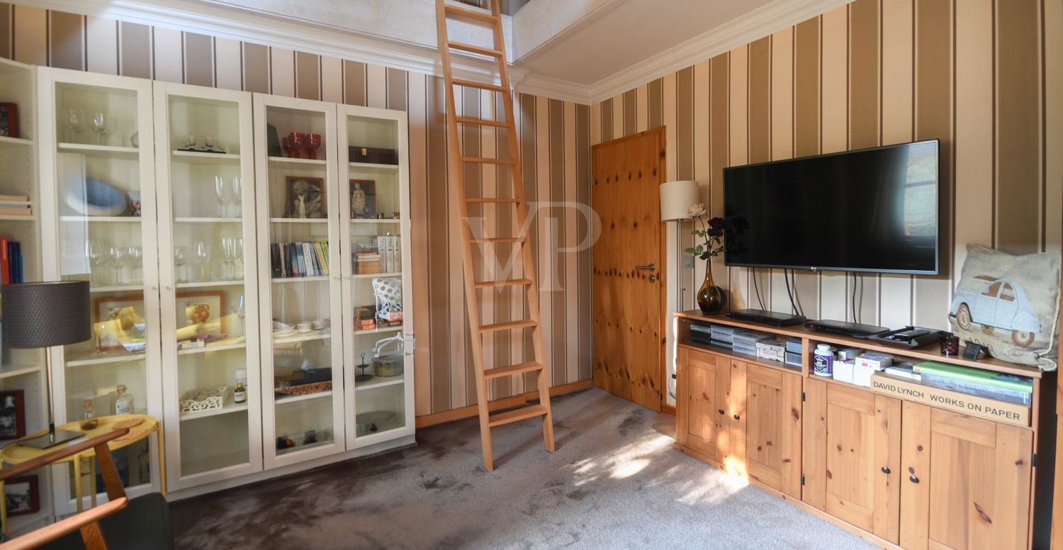 (Fernseh-)Zimmer EG
