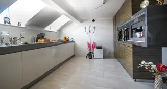 von_poll_real_estate_property_25369011_image_5