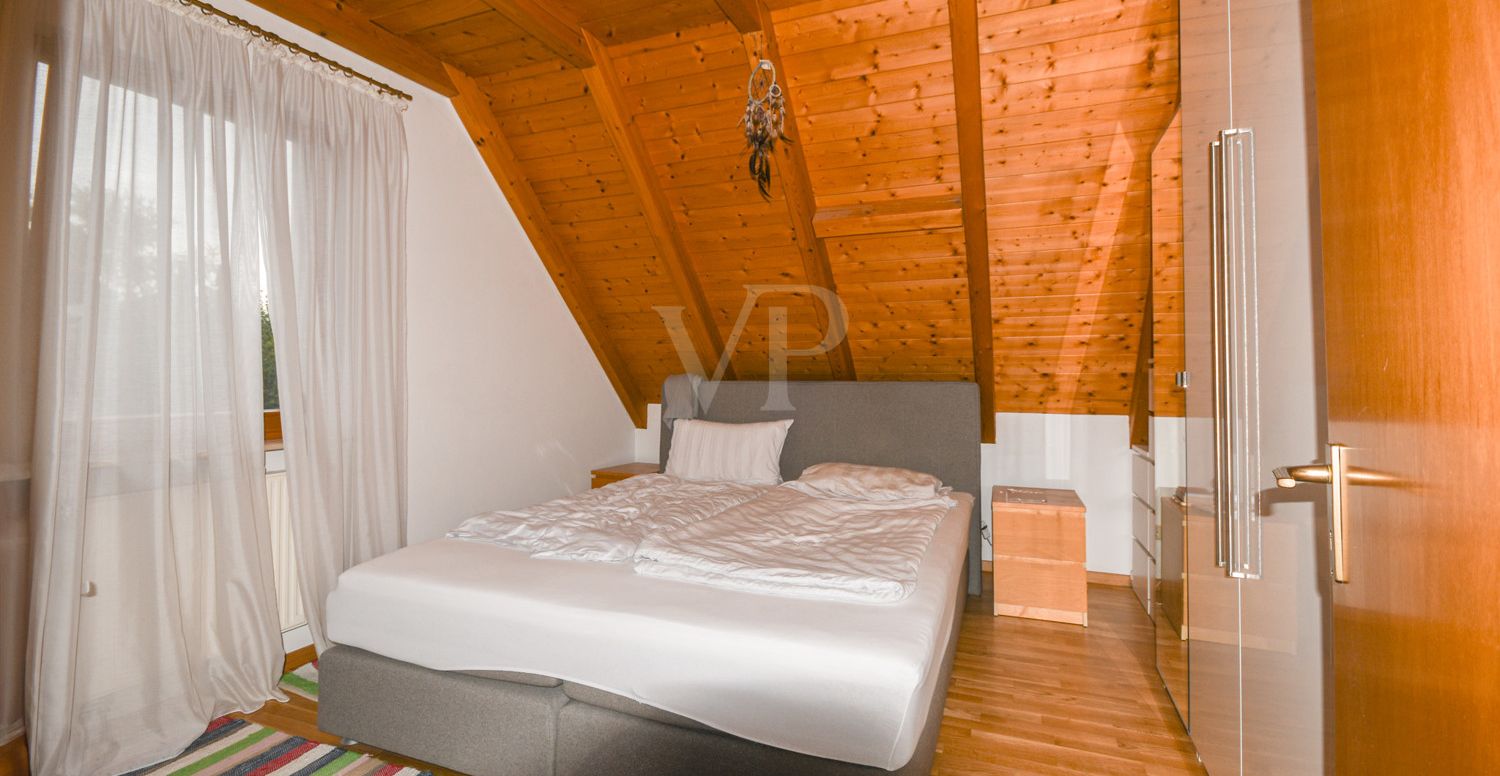 Schlafzimmer 1
